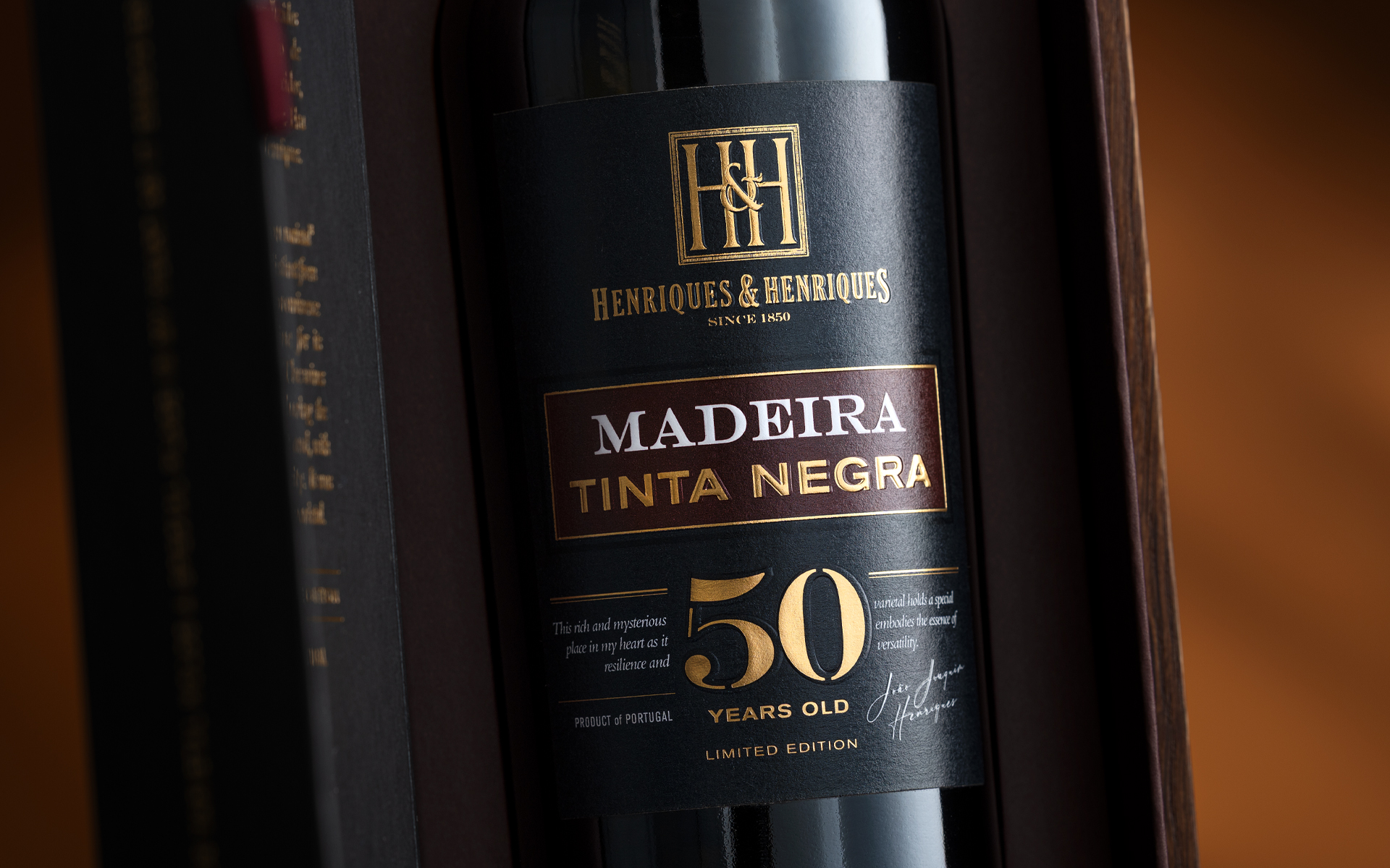 Madeira Tinta Negra