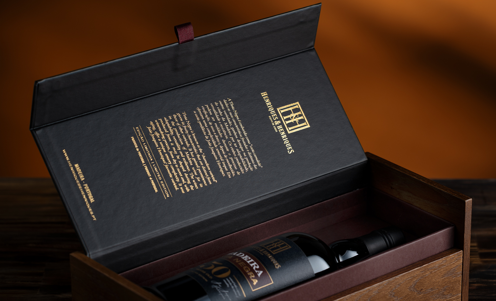 Madeira Tinta Negra