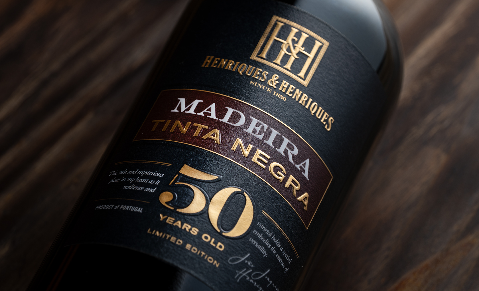Madeira Tinta Negra